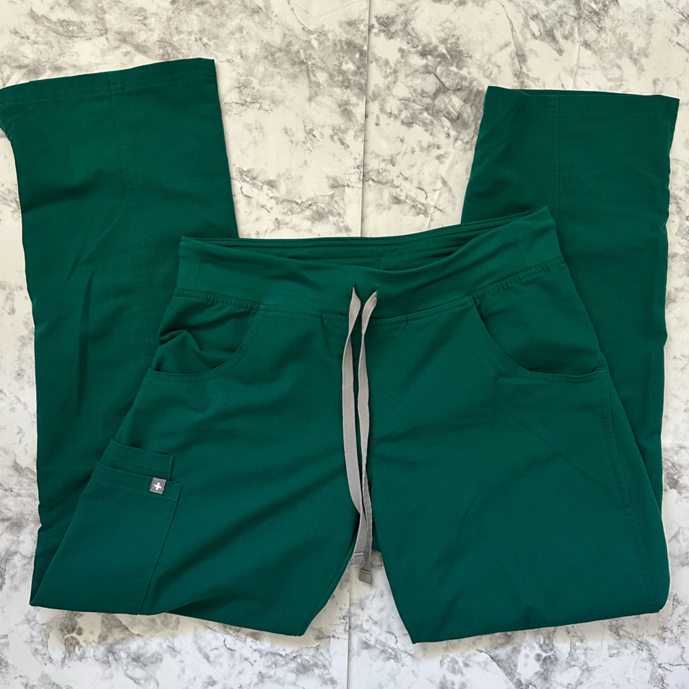 FIGS cade cargo pants PETITE
